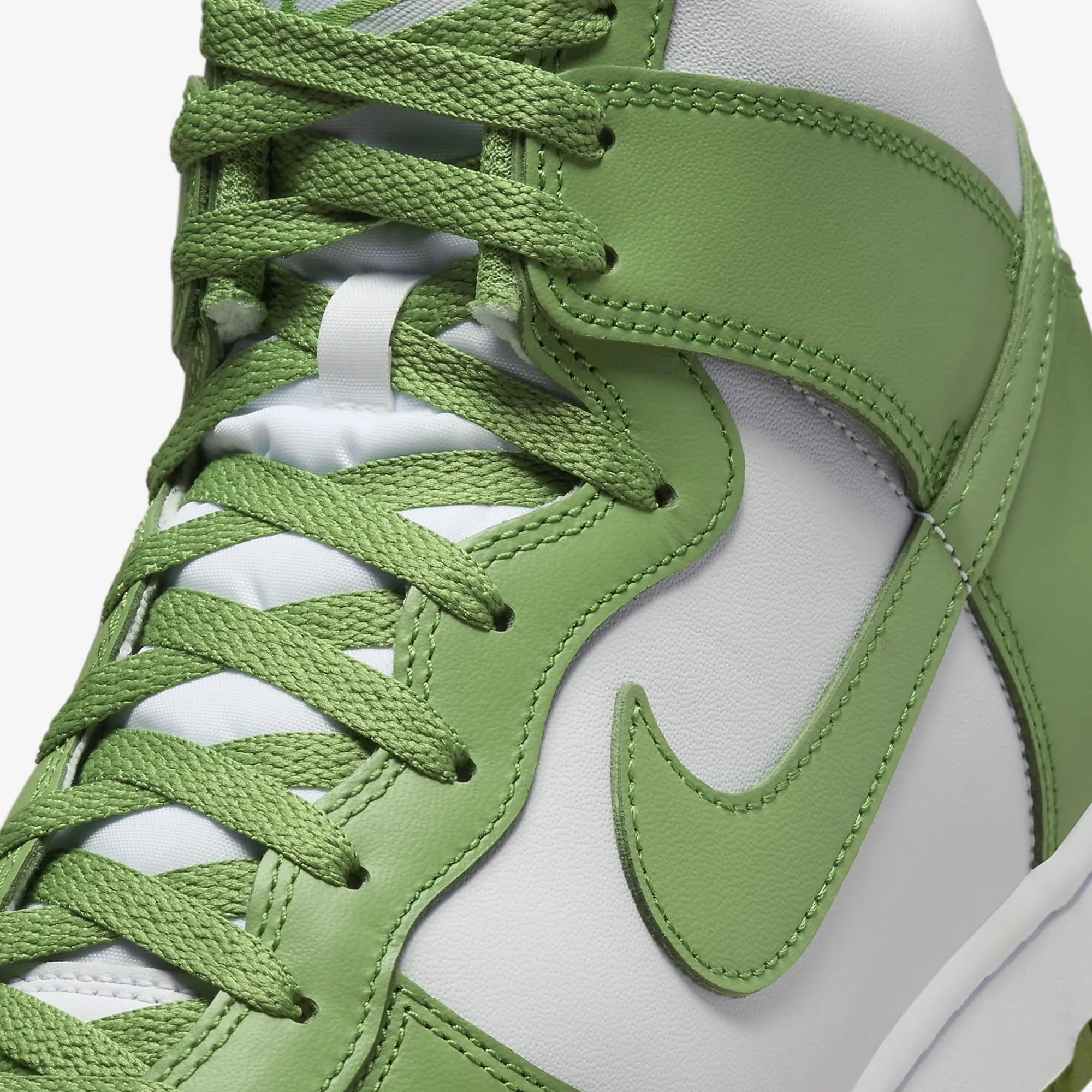 DUNK HIGH RETRO 'WHITE/CHLOROPHYLL-WHITE'