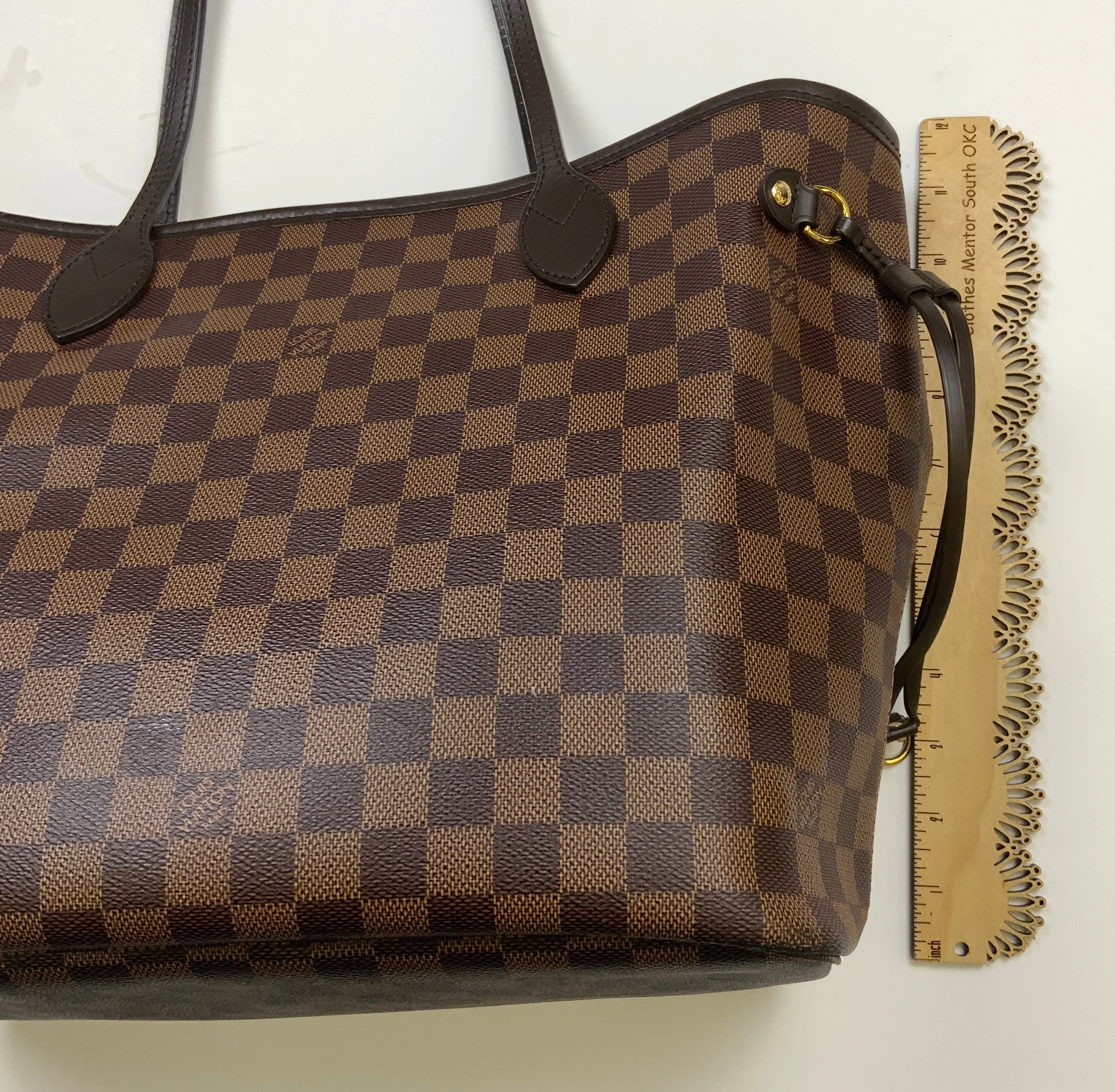 Handbag Designer By Louis Vuitton  Size: Large