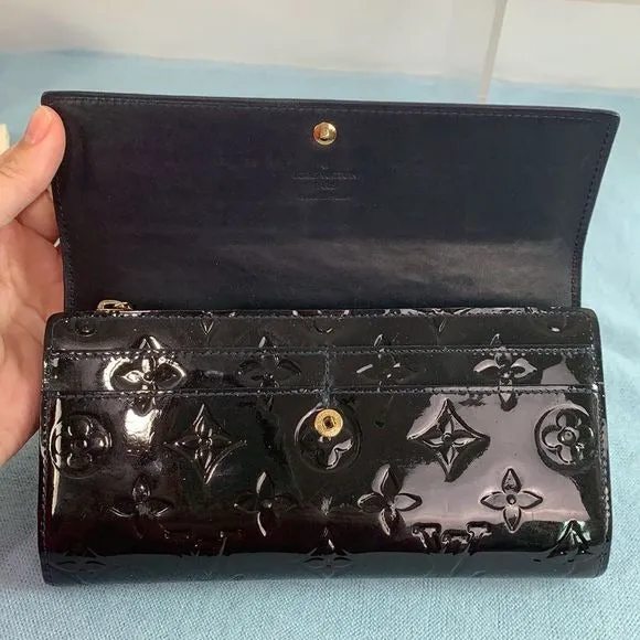 LouisVuitton black vernis monogram wallet