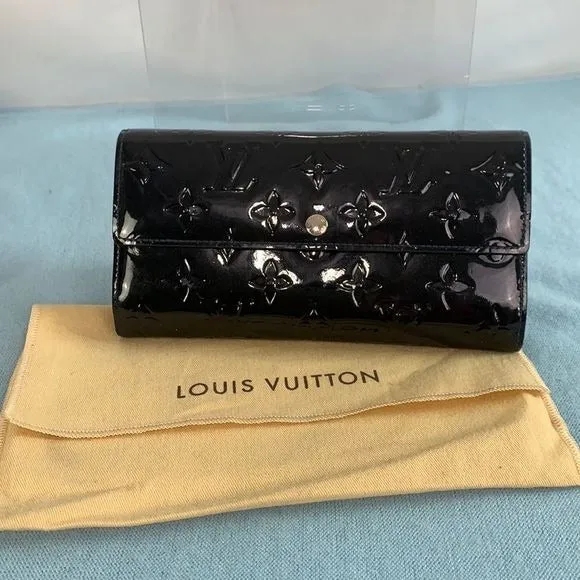 LouisVuitton black vernis monogram wallet