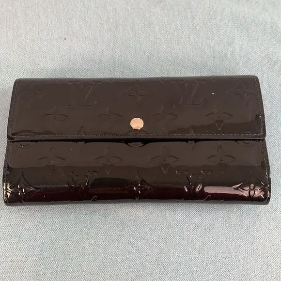 LouisVuitton black vernis monogram wallet