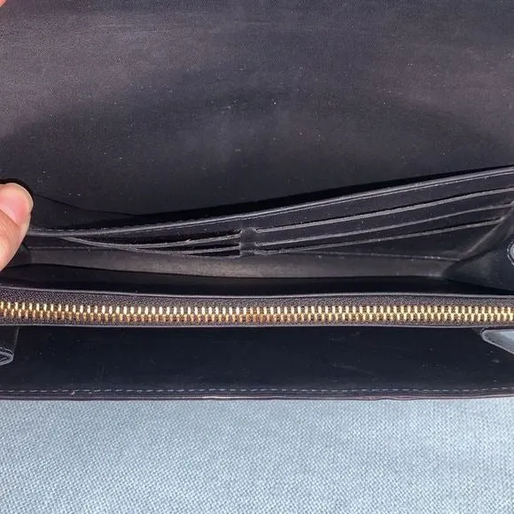 LouisVuitton black vernis monogram wallet