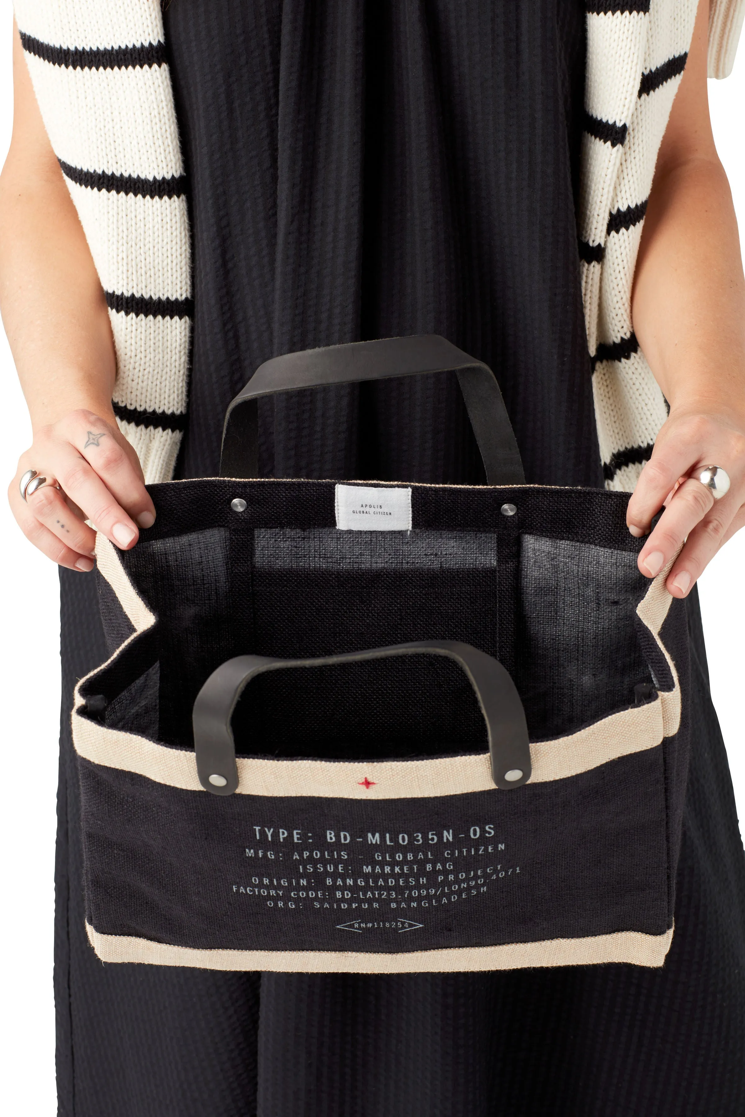 Petite Market Bag in Black