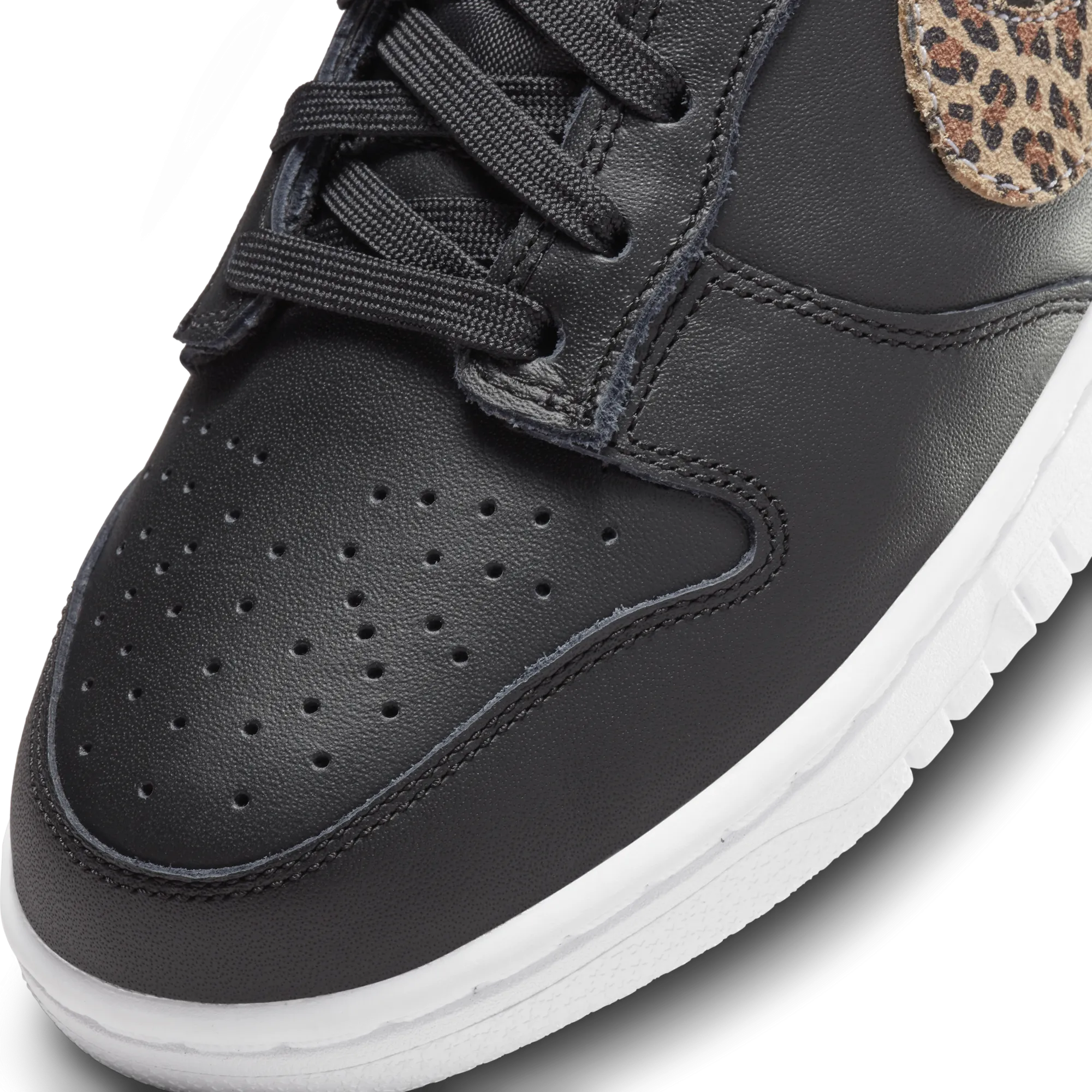 WOMEN'S NIKE DUNK LOW SE